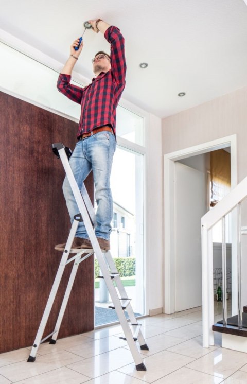 DRABINA ALUMINIOWA WOLNOSTOJĄCA SAFETY PLUS LINE 4 SZCZEBLE KRAUSE