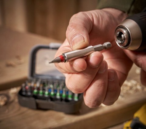 ZESTAW BITÓW 31 SZT. STANLEY