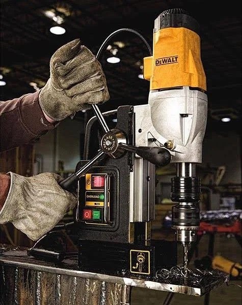 WIERTARKA MAGNETYCZNA 1200W DEWALT