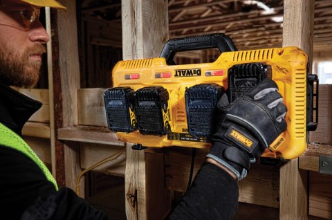 ŁADOWARKA XR 8.0A 4*18V DEWALT