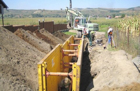 NIWELATOR LASEROWY AUTOMATYCZNY FL 200 PLUS GEOFENNEL