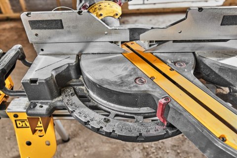 PILARKA UKOSOWA, UKOŚNICA AKUMULATOROWA 305MM 54V XR 0*AH DEWALT