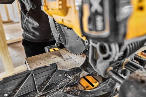 PILARKA UKOSOWA, UKOŚNICA AKUMULATOROWA 305MM 54V XR 0*AH DEWALT