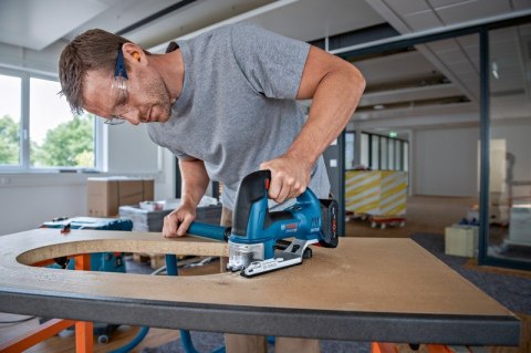 WYRZYNARKA AKUMULATOROWA GST 18V-155 BC 0*AH L-BOXX BOSCH