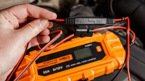 PROSTOWNIK AUTOMATYCZNY 10A/160W,3-200AH DO AGM/GEL NEO