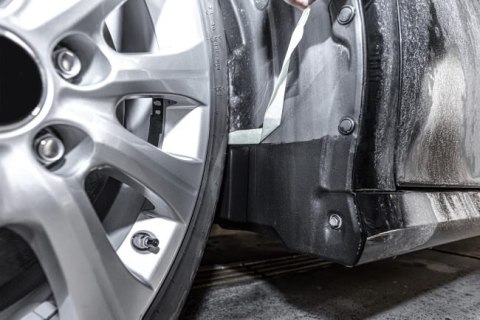 CZERNIDŁO DO PLASTIKU I GUMY 250ML MOJE AUTO