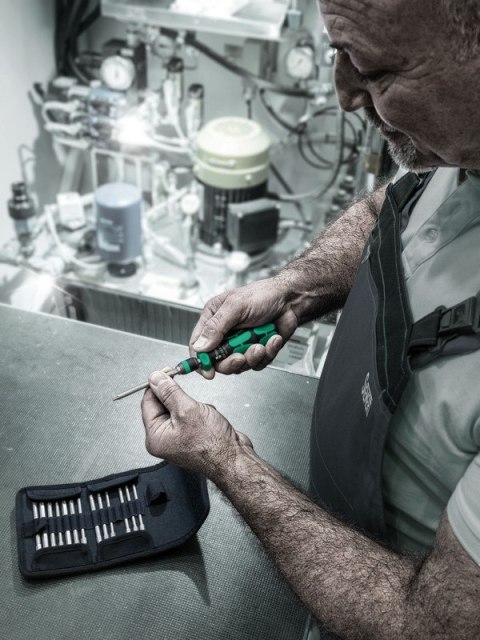 WKRĘTAK KRAFTFORM KOMPAKT Z GRZECHOTKĄ 838 RA-R M SET 1,15CZ WERA