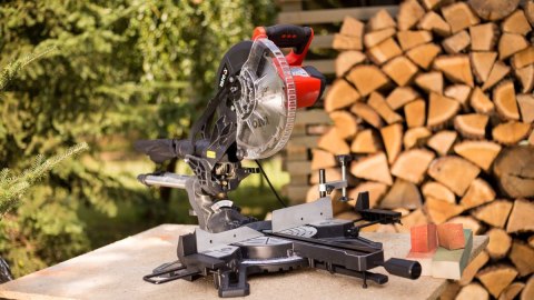 UKOŚNICA 225M 1800W Z LASEREM YATO