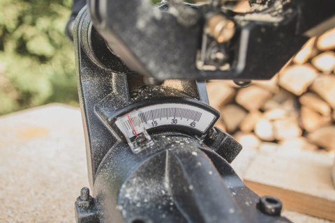 UKOŚNICA 225M 1800W Z LASEREM YATO